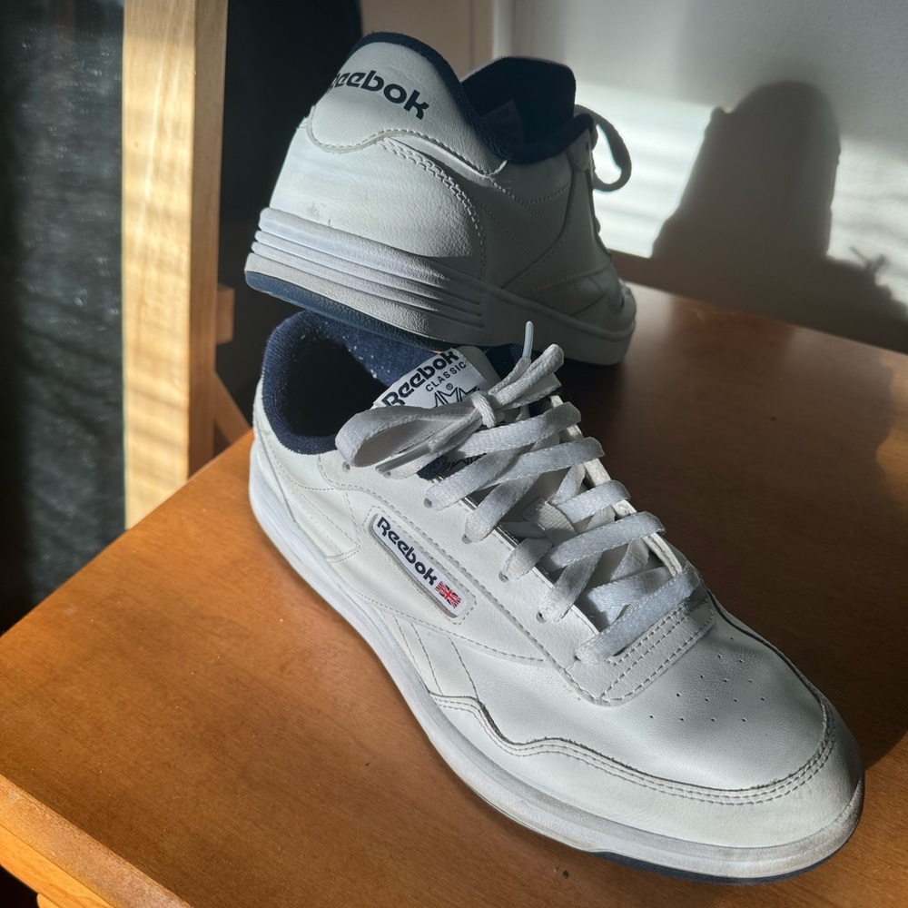 Reebok W Sz 10, M Sz 8.5 Sneakers